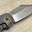 Cargar imagen en el visor de la galería, Navaja Gitano Gen 2, edición única, customizada a mano Por Gudy Van Poppel, Fat Carbon/Magnacut/ Titanio