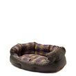 Cargar imagen en el visor de la galería, Cama Barbour para perros de cera y algodón de 35 pulgadas