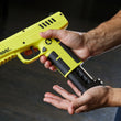 Cargar imagen en el visor de la galería, Pistola SABRE de proyectiles de pimienta calibre 0,68 . "EN STOCK - RECOGIDA EN TIENDA"