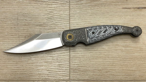 Navaja Gitano Gen 2, edición única, customizada a mano Por Gudy Van Poppel, Fat Carbon/Magnacut/ Titanio