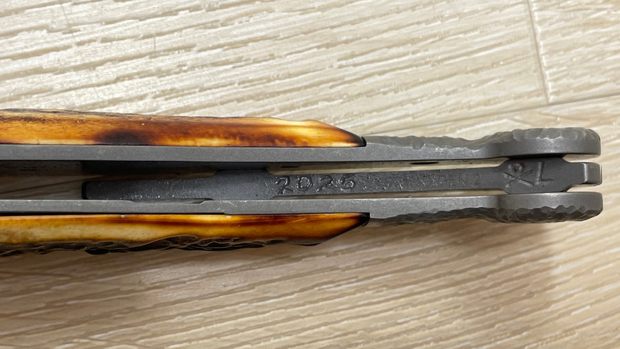 Navaja Gitano Gen 2, edición única, customizada a mano Por Gudy Van Poppel, Stag/Magnacut/ Titanio