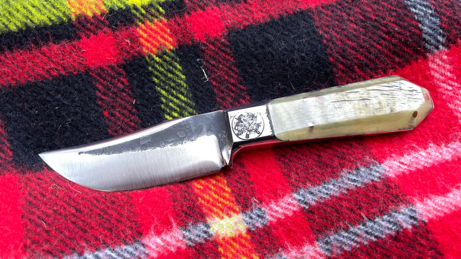 Cuchillo “Tanatos Bowie” de Nil Fonsere Cachas Carnero selección