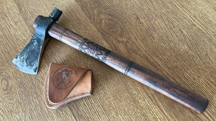 Hacha Tomahauk custom de Nil Fonseré, Tiger Maple con motivos tribales
