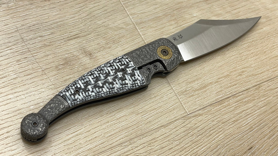Navaja Gitano Gen 2, edición única, customizada a mano Por Gudy Van Poppel, Fat Carbon/Magnacut/ Titanio