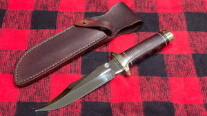 Cuchillo Custom Sog Mac V  de Paco Margarit, cuero y latón