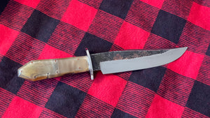 Cuchillo Custom “Southern Bowie” Nil Fonsere, cachas ataúd en carnero