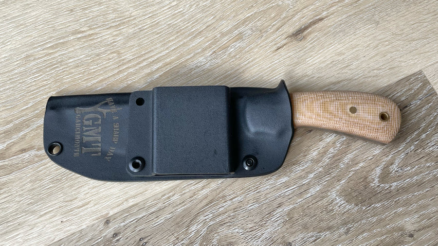 Cuchillo Skinner GMT Garcimonte, Acero Elmax cachas coyote y Funda Kydex