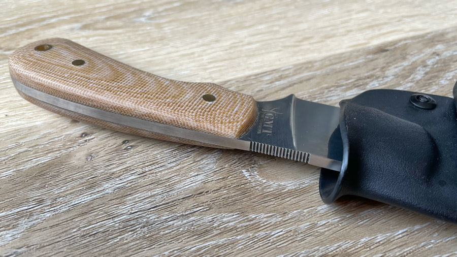 Cuchillo Skinner GMT Garcimonte, Acero Elmax cachas coyote y Funda Kydex