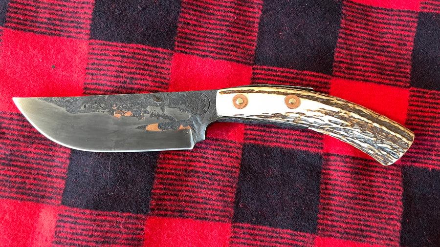 Cuchillo Trapper de Nil Fonsere, Viga encajada en Sambar