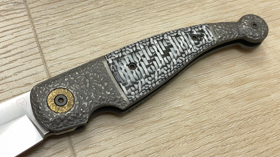 Navaja Gitano Gen 2, edición única, customizada a mano Por Gudy Van Poppel, Fat Carbon/Magnacut/ Titanio