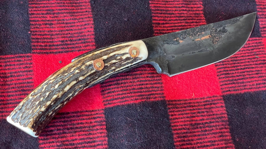 Cuchillo Trapper de Nil Fonsere, Viga encajada en Sambar