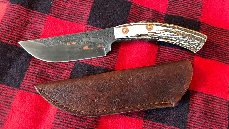Cuchillo Trapper de Nil Fonsere, Viga encajada en Sambar