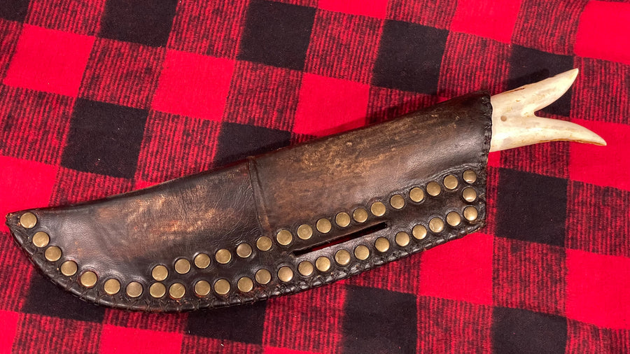 Cuchillo Custom Period Tristan de “Leyendas de Pasión” por Joan Pérez