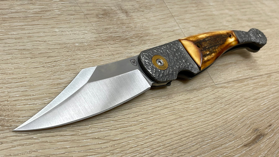 Navaja Gitano Gen 2, edición única, customizada a mano Por Gudy Van Poppel, Stag/Magnacut/ Titanio
