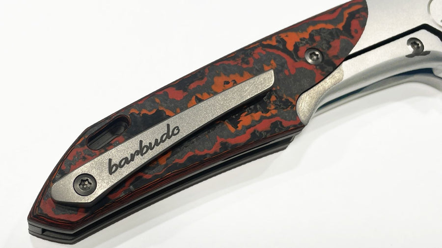 Navaja grabada semicustom de Miguel Barbudo Fat Carbon