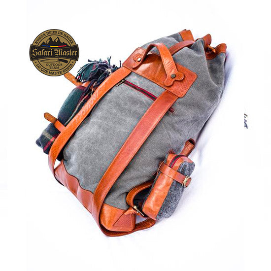 Mochila Pioneer de OneBone con acabado Hillary + Manta - Safari Master